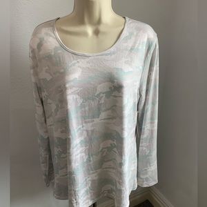 NWT‎ Fruit if the Loom Long Sleeve Sleepwear Top Camo Size Med